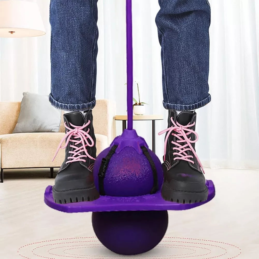 Violetinis vaikiškas balansinis šokliukas POGO su neslystančia baze ir spalvinga dizaino detalėmis.