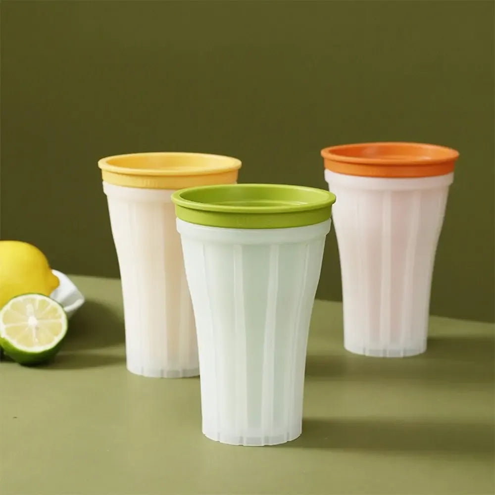 Šerbeto gaminimo puodelis Slushy, 150 ml, plastikinis su dangteliu, tinkamas šerbeto ir ledų gėrimams gaminti.