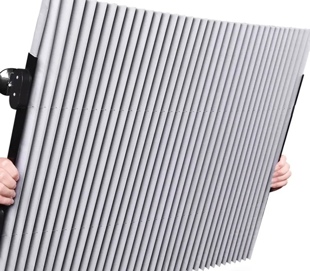 Universalios automobilio žaliuzės nuo saulės 150x70 cm, lengvai montuojamos, apsaugo nuo saulės spindulių ir karščio automobilyje