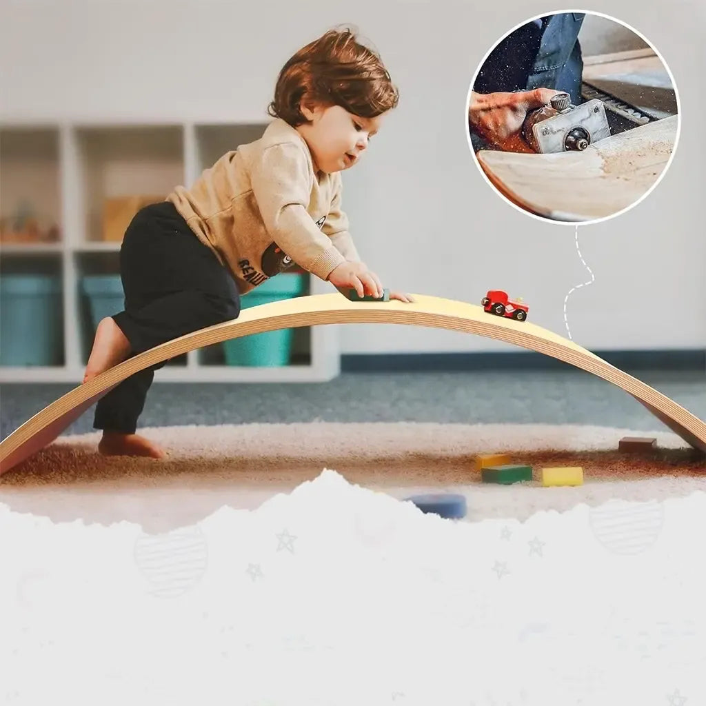 Vaikų medinė balansavimo lenta 82x30 cm, natūralaus medžio, vaikų žaidimų ir pusiausvyros lavinimui.