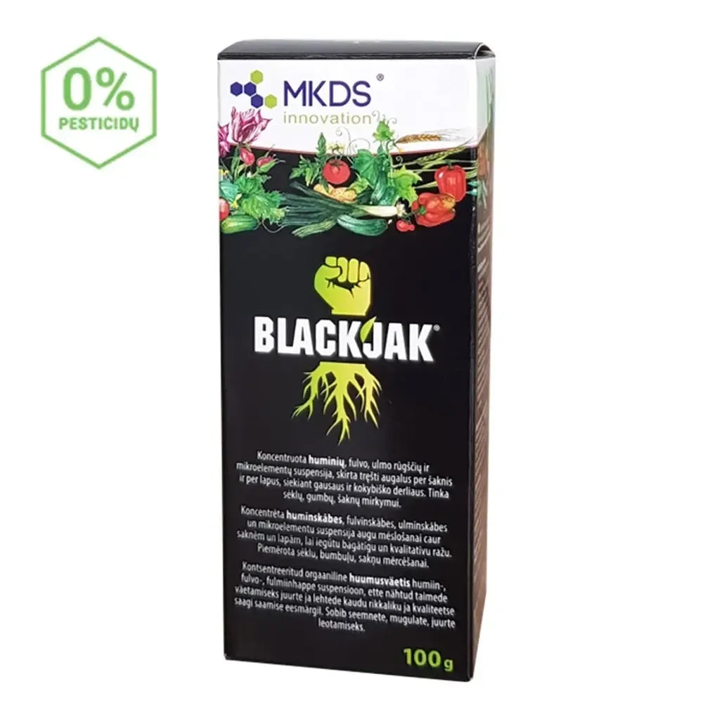 Blackjak huminės rūgštys įsišaknijimui, 100 ml, skaidrus skystis su etiketėje matomais užrašu.