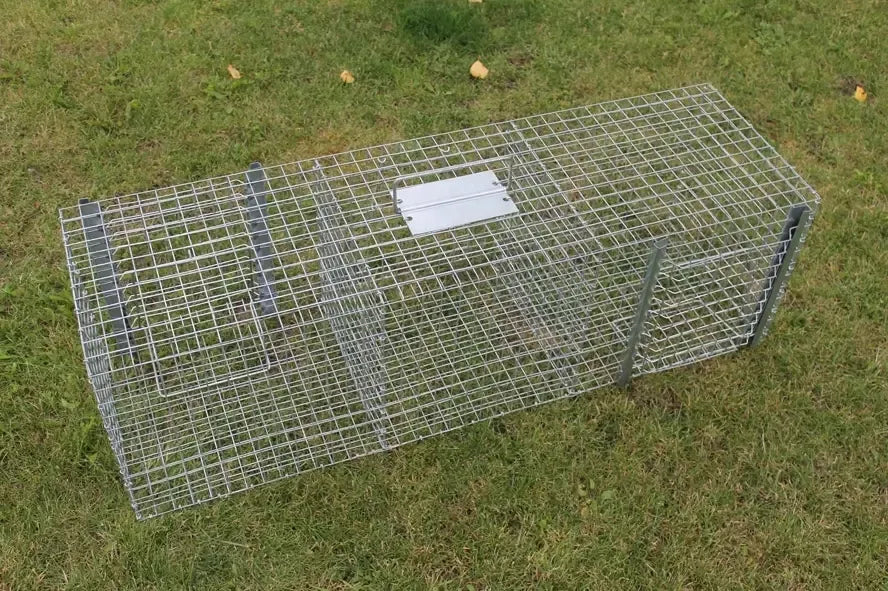 Dzīvķeramais slazds putniem un maziem dzīvniekiem ar 2 ieejām – 102 x 30 x 30 cm