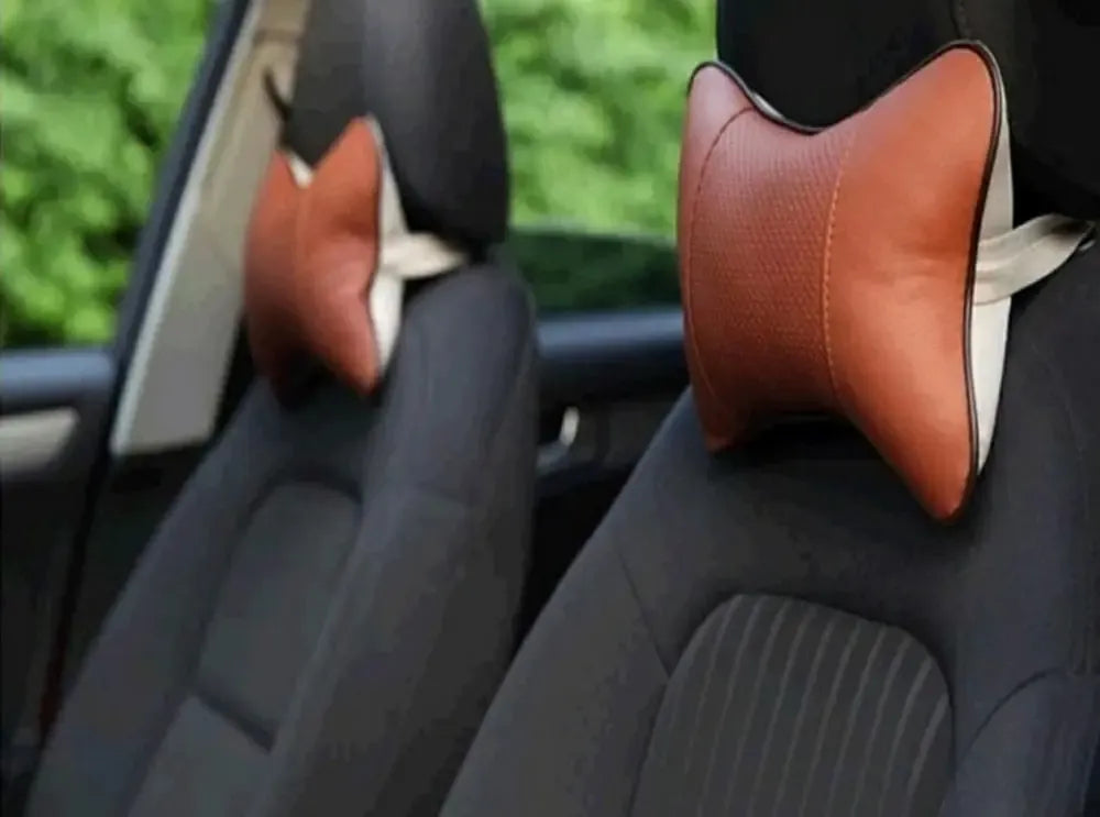 Dvipusės kelioninių pagalvių rinkinys, du minkšti ir patogūs pagalvėlės, tinkamos kelionėms ir poilsiui.