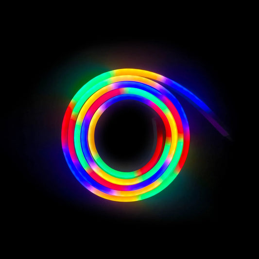 Lanksti 20 m LED RGB šviesos juosta su spalvotomis šviesomis, skirta dekoracijoms ir apšvietimui.