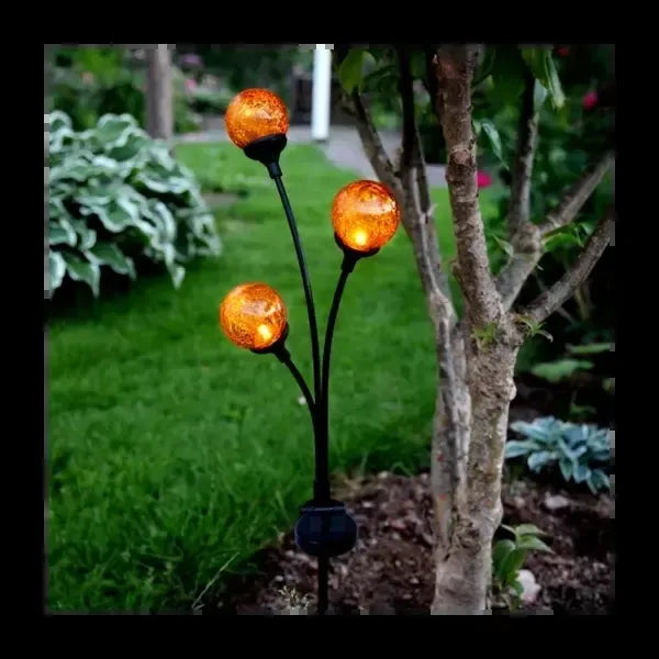 LED sodo šviestuvas su 3 dekostikliniais kamuoliukais, lauko apšvietimo dekoracija, energiją taupantis ir patvarus.