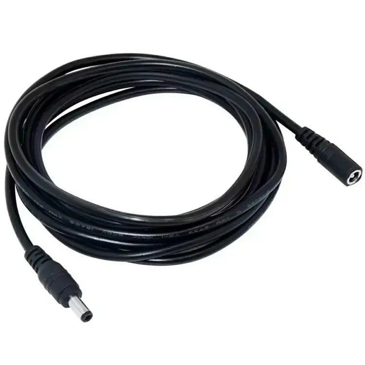 Ilgas 5 m maitininimo kabelio prailgintuvas DC 5,5 mm, tinkantis elektros įrenginiams ir projektams.