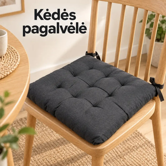 Juoda minkšta kėdės pagalvėlė su raišteliais, 36 × 36 × 6 cm, patogiai papildanti kėdės komfortą ir stilių