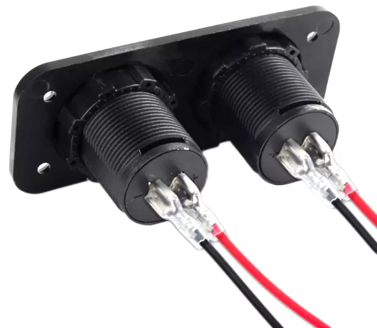 Piestiprināšanas ligzda automašīnai ar diviem USB