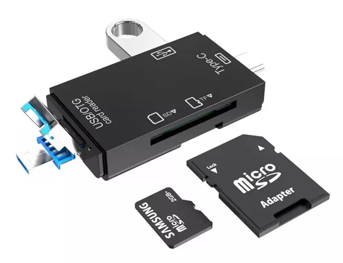 Universalus atminties kortelių skaitytuvas su USB 3.0, USB-C ir micro-USB jungtimis, skirtas greitam duomenų perdavimui.