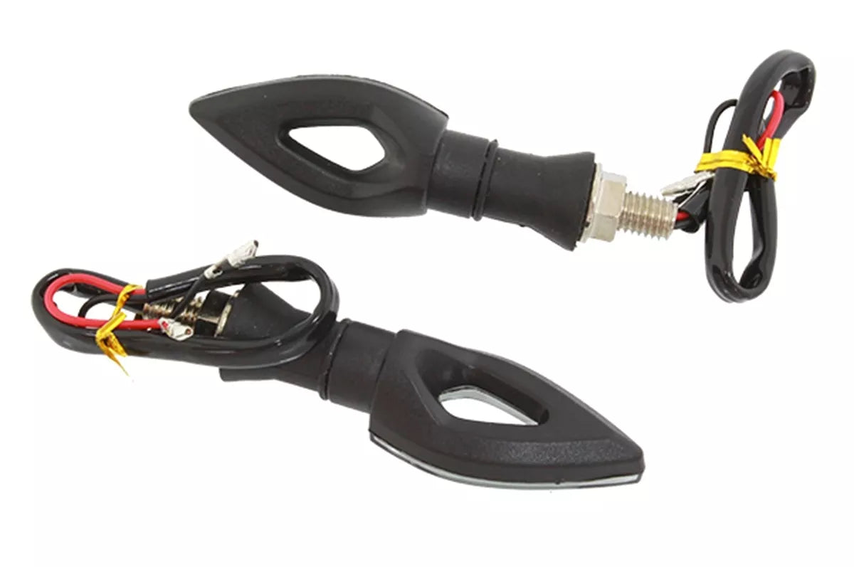 Universalūs motociklo LED posūkio signalai, formos strėlės, 12V, aiškiai matomi ir funkcionalūs.