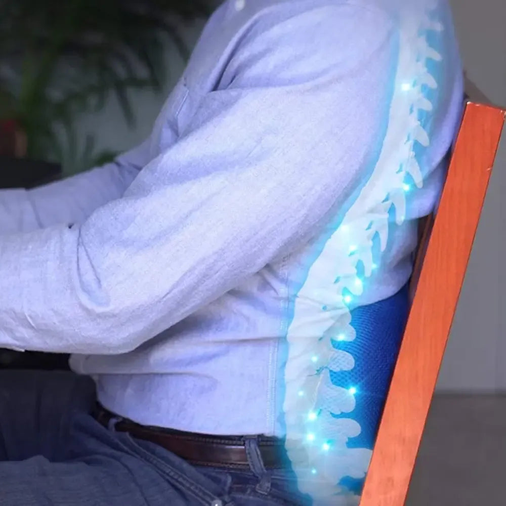 Ergonomiška nugaros atramos pagalvė su atminties putomis, minkšta ir palaikanti nugaros dalį.