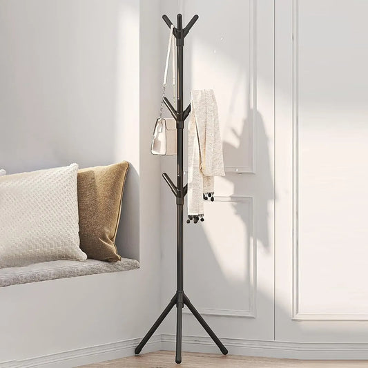 Pastatoma drabužių kabykla su kabliukais, 170 cm ilgio, medinė ir praktiška drabužių laikymo priemonė.
