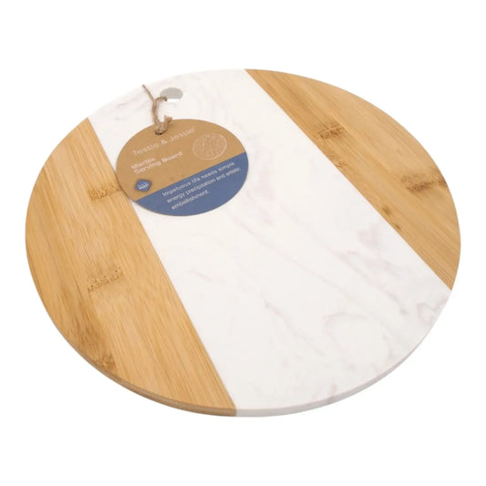 Apvali marmurinė pjaustymo ir serviravimo lentelė, 30 cm skersmens, su marmuro raštu, elegantiškai išvaizdai virtuvėje.