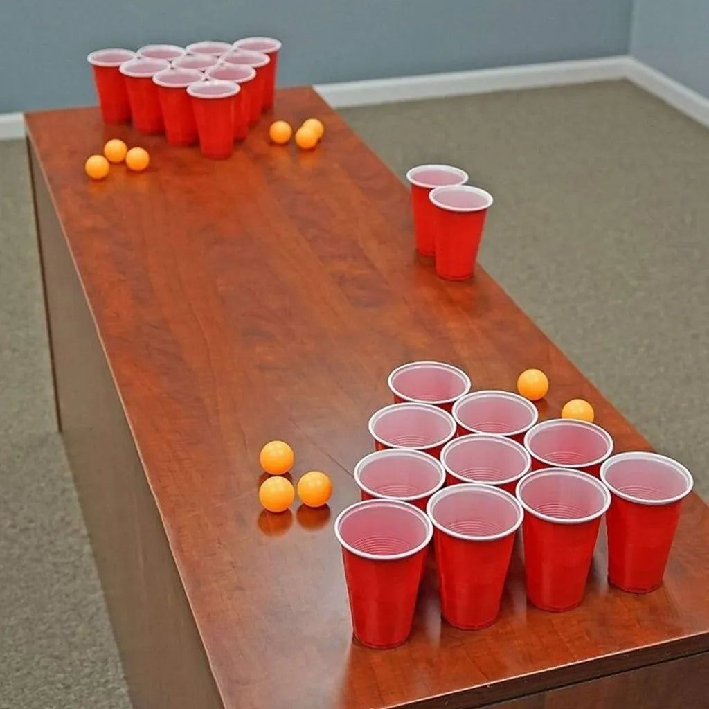 Puodelių ir kamuoliukų rinkinys žaidimams (beer pong)