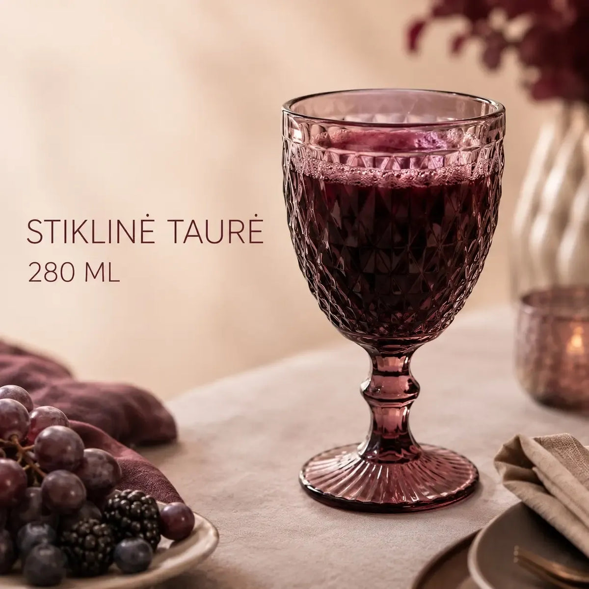 Dūminės rožinės stiklinės taurės 280 ml vidinis vaizdas, skaidri ir elegantiška, tinkama gėrimams.