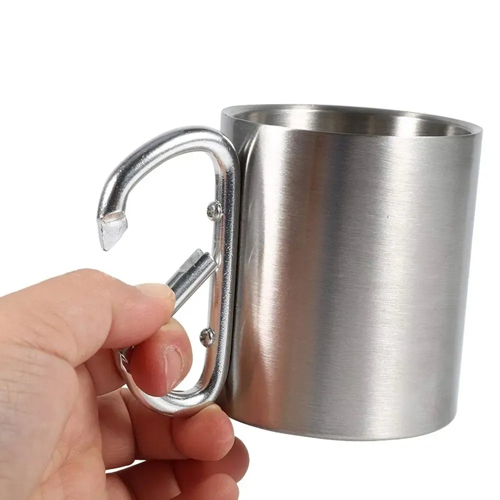 Turistinis nerūdijančio plieno puodelis su karabinu, 300 ml, tinka lauko veiklai ir kelionėms.
