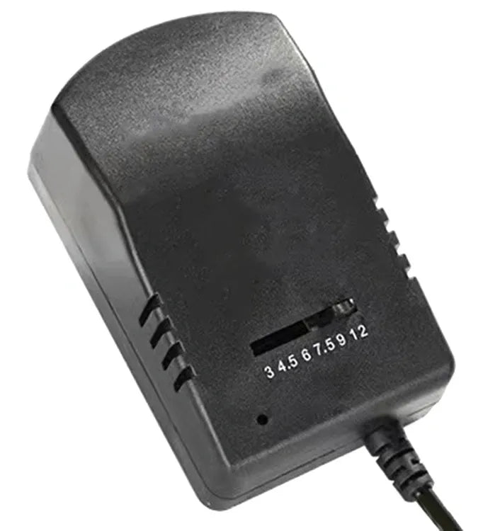 Universalus reguliuojamas maitinimo adapteris su 6 antgaliais, 3–12 V, 24 W
