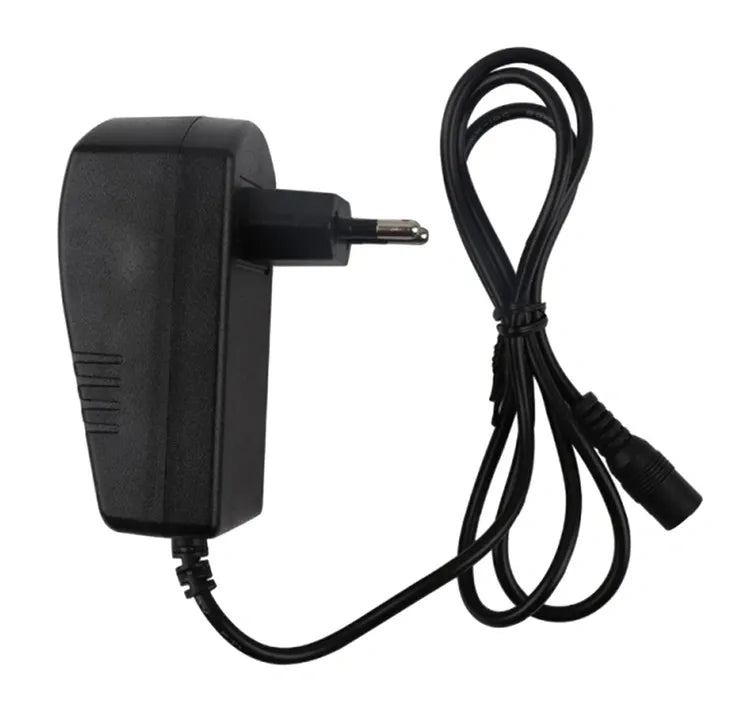 Universalus reguliuojamas maitinimo adapteris su 6 antgaliais, 3–12 V, 24 W