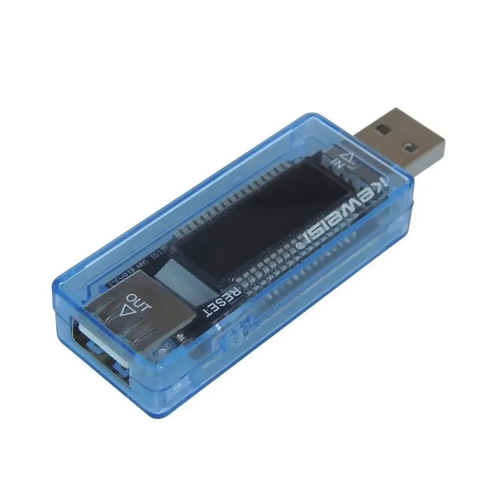 USB testeris TR1487 – įtampos ir srovės matuoklis, rodantis skaitmeninius įtampos ir srovės rodmenis, matavimo įrankis.
