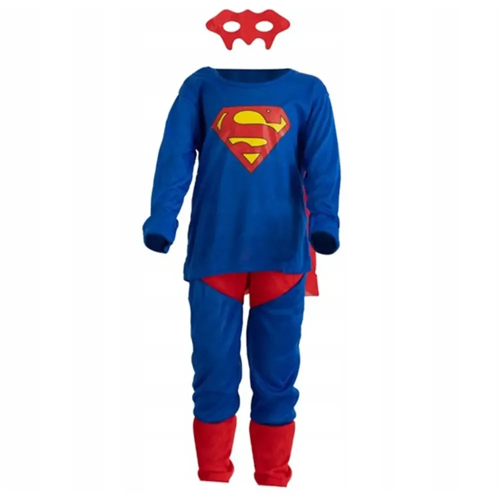 Vaikiškas Superman kostiumas su raudona cape ir mėlynu kostiumu, puikiai tinka vaikų žaidimams ir iškamšoms.